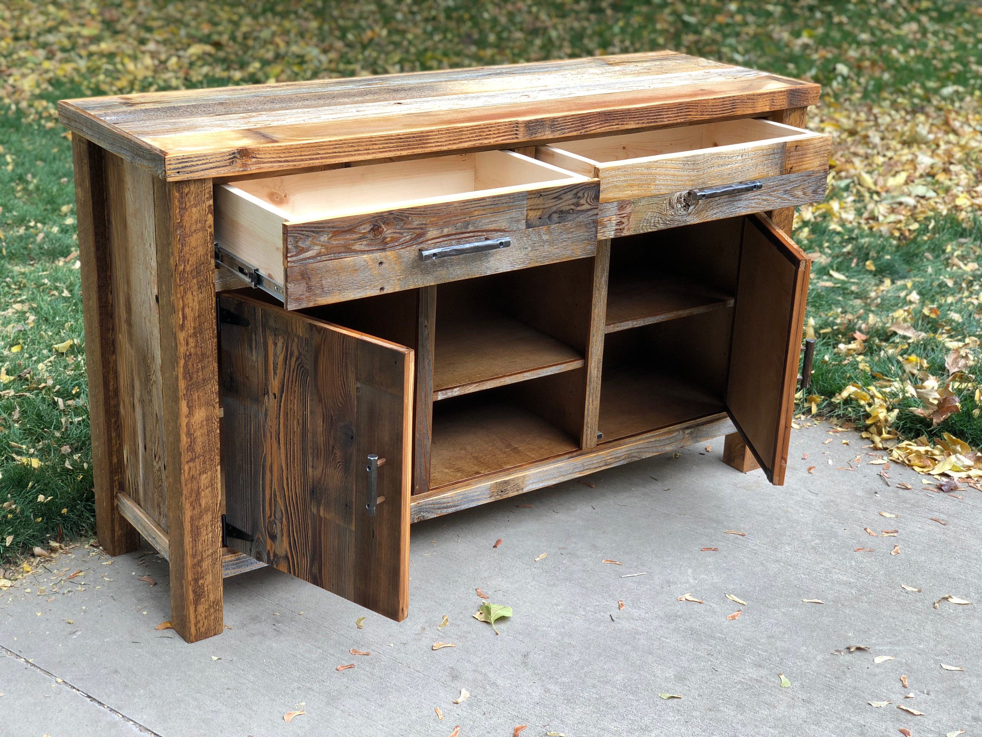 Elk Ridge TV Stand